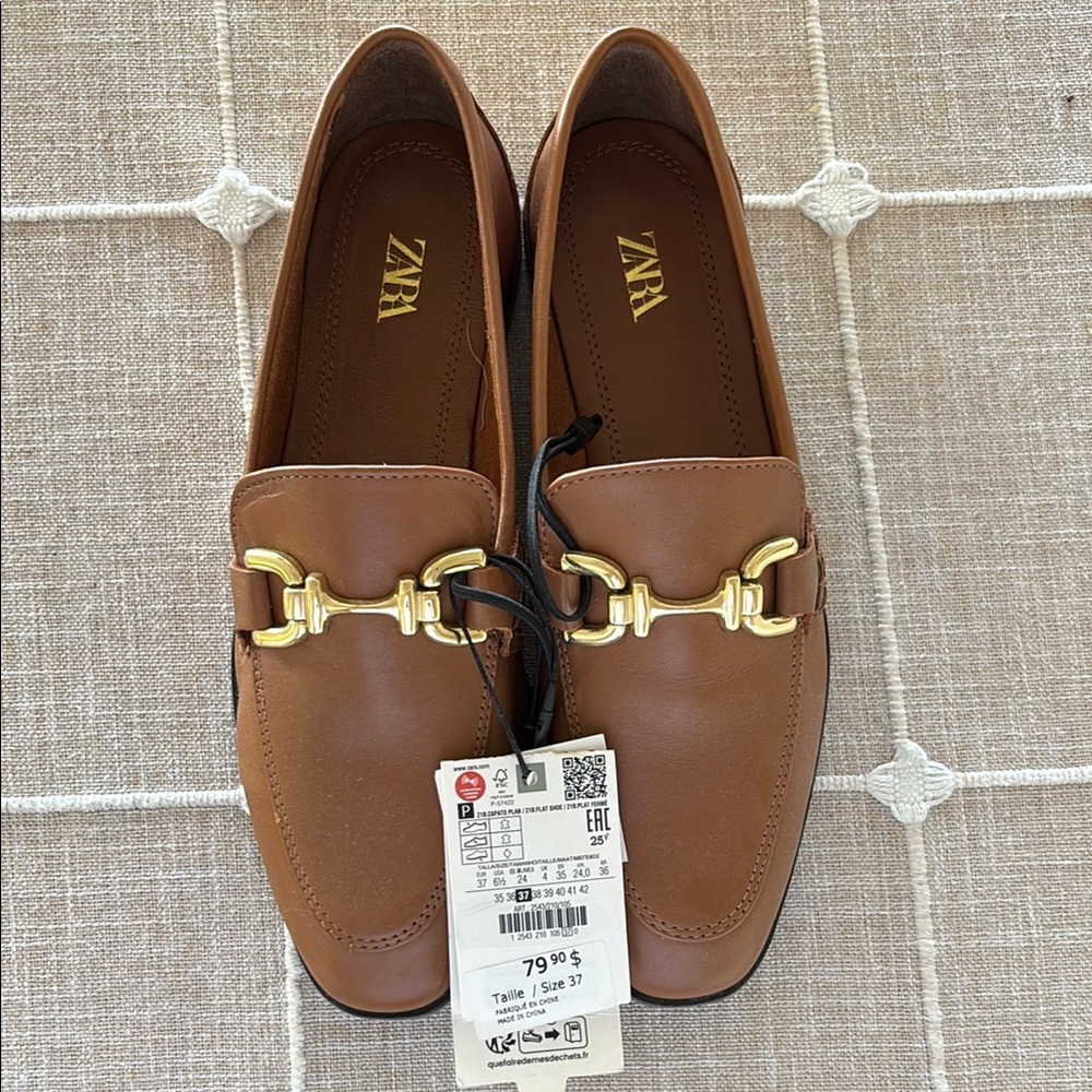 BNWT Zara Women’s leather Loafers with Gold Accent, Size 37/6.5-7 US
